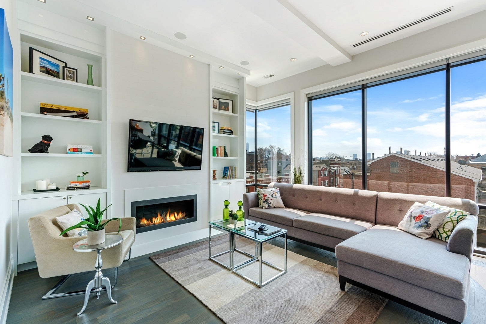 1404 W Chicago Avenue 4