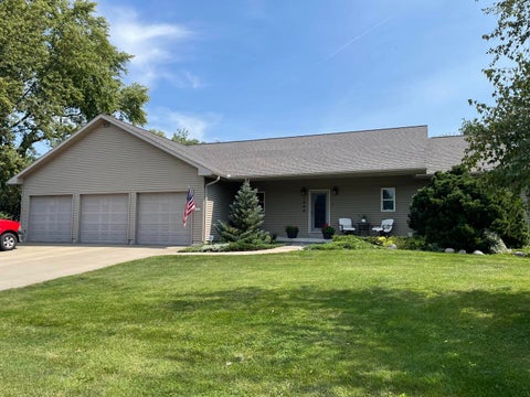 Photo of 1906 Avenue D, Sterling, IL 61081 (MLS # 12769414)