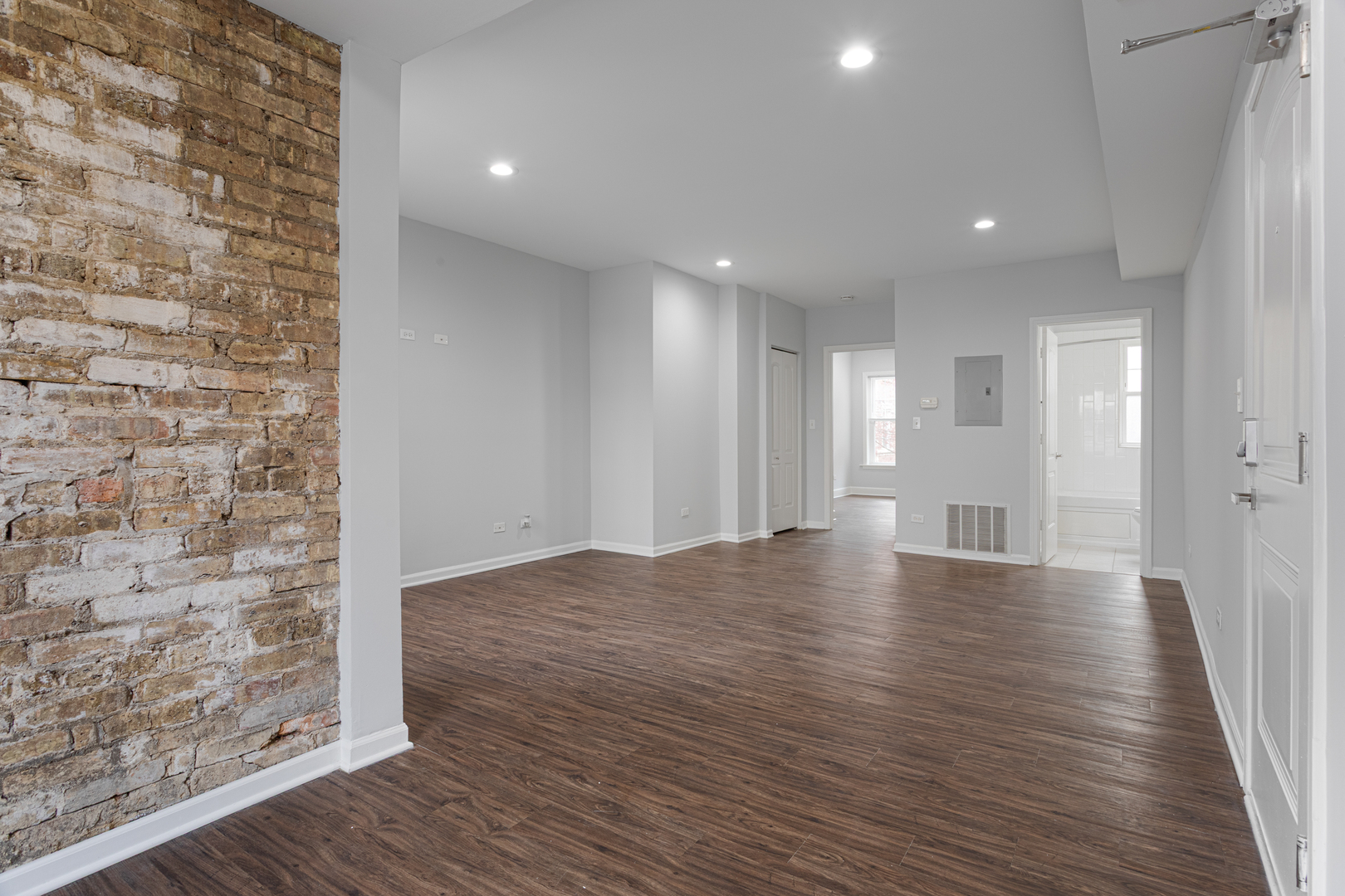 7726 N Ashland Avenue E1