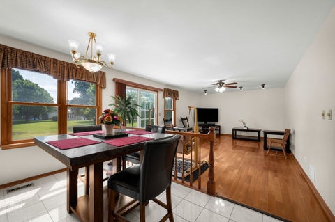 Tiny photo for 1408 Juliet Lane, Libertyville, IL 60048 (MLS # 12522805)