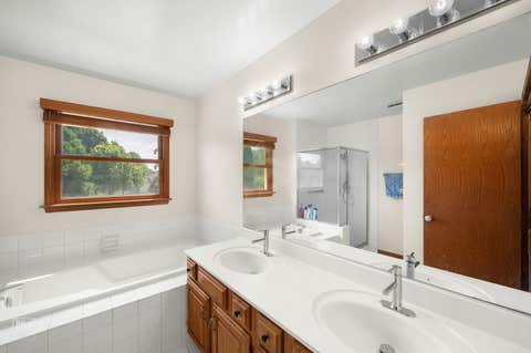 Tiny photo for 1408 Juliet Lane, Libertyville, IL 60048 (MLS # 12522805)