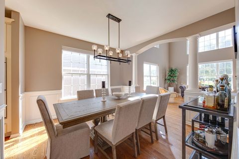 Tiny photo for 608 Sycamore Street, Vernon Hills, IL 60061 (MLS # 12495566)