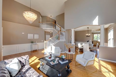 Tiny photo for 608 Sycamore Street, Vernon Hills, IL 60061 (MLS # 12495566)