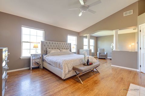 Tiny photo for 608 Sycamore Street, Vernon Hills, IL 60061 (MLS # 12495566)