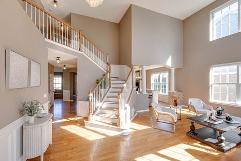 Tiny photo for 608 Sycamore Street, Vernon Hills, IL 60061 (MLS # 12495566)