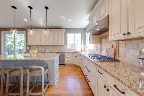 Tiny photo for 608 Sycamore Street, Vernon Hills, IL 60061 (MLS # 12495566)