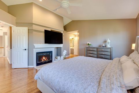 Tiny photo for 608 Sycamore Street, Vernon Hills, IL 60061 (MLS # 12495566)