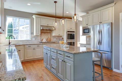 Tiny photo for 608 Sycamore Street, Vernon Hills, IL 60061 (MLS # 12495566)