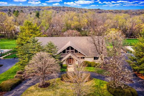 Photo of 38W710 Bonnie Court, St. Charles, IL 60175 (MLS # 12606143)
