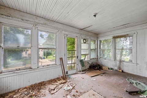 Tiny photo for 307 WALCOTT Street, Dixon, IA 52745 (MLS # QC4269356)