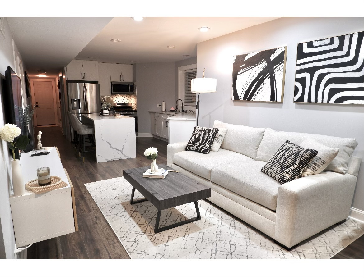 2944 N Ridgeway Avenue GARDEN