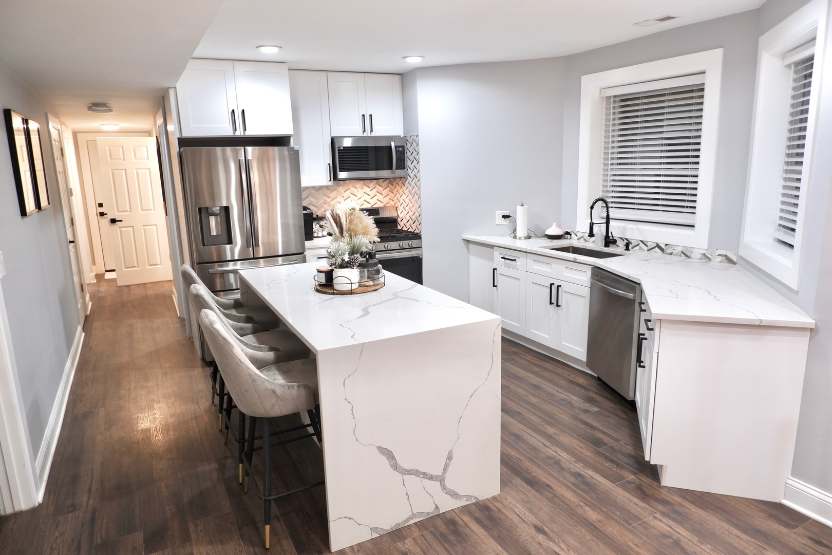 2944 N Ridgeway Avenue GARDEN