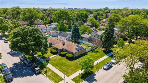 Tiny photo for 4219 Keeney Street, Skokie, IL 60076 (MLS # 12667787)