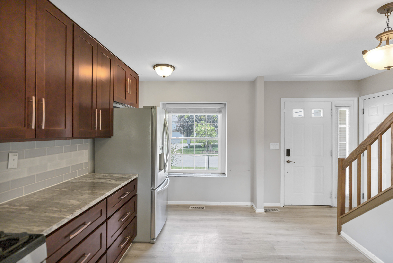 Properties 4 379 Ascot Lane