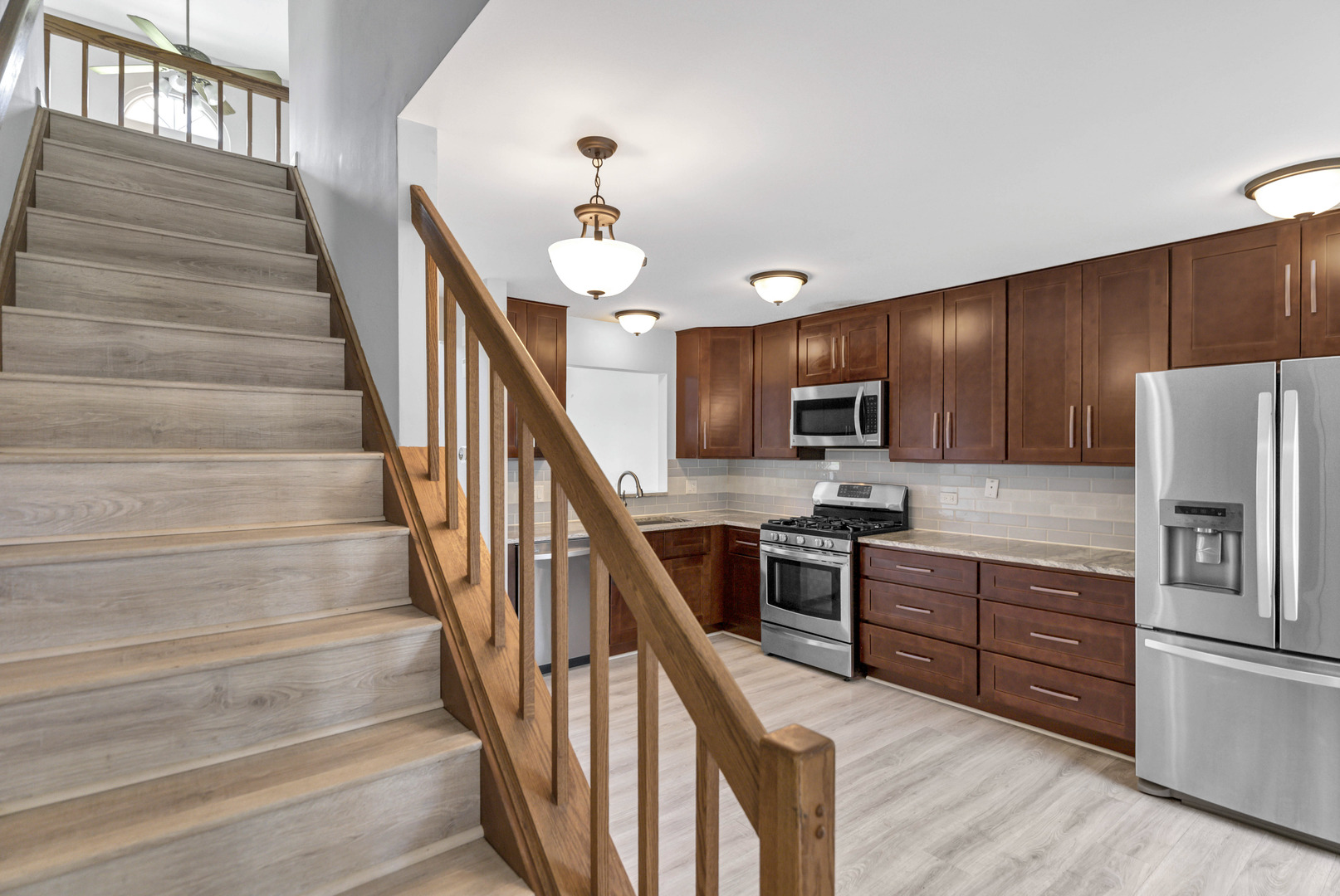 Properties 1 379 Ascot Lane