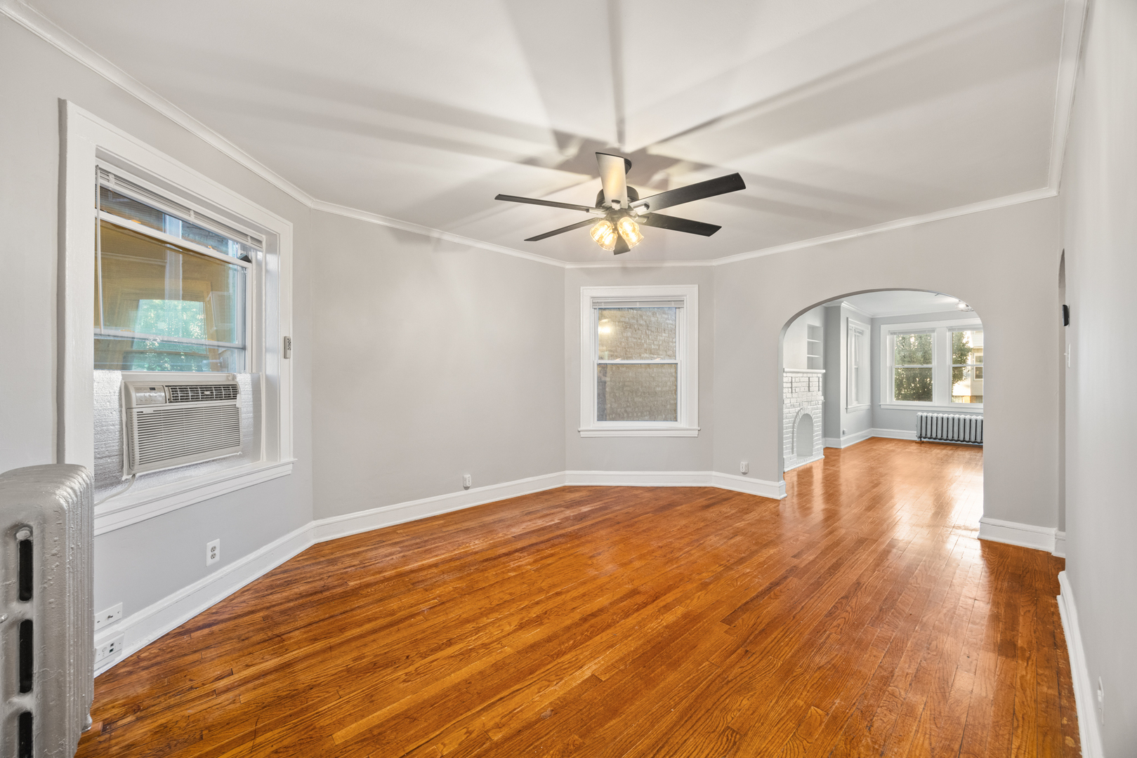 2443 W Gunnison Street 1
