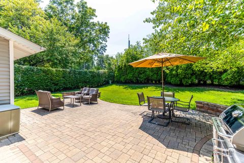 Tiny photo for 240 Osage Terrace, Buffalo Grove, IL 60089 (MLS # 12587273)