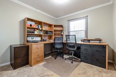 Tiny photo for 240 Osage Terrace, Buffalo Grove, IL 60089 (MLS # 12587273)