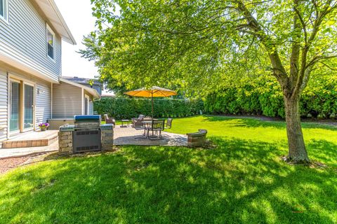 Tiny photo for 240 Osage Terrace, Buffalo Grove, IL 60089 (MLS # 12587273)