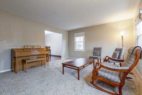 Tiny photo for 240 Osage Terrace, Buffalo Grove, IL 60089 (MLS # 12587273)