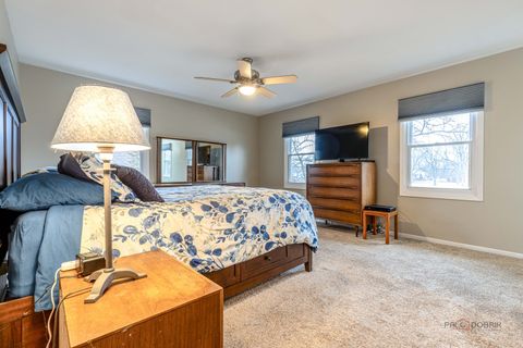 Tiny photo for 240 Osage Terrace, Buffalo Grove, IL 60089 (MLS # 12587273)