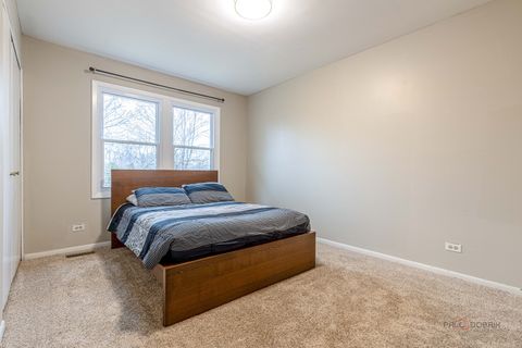 Tiny photo for 240 Osage Terrace, Buffalo Grove, IL 60089 (MLS # 12587273)