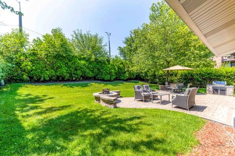 Tiny photo for 240 Osage Terrace, Buffalo Grove, IL 60089 (MLS # 12587273)