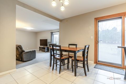 Tiny photo for 240 Osage Terrace, Buffalo Grove, IL 60089 (MLS # 12587273)