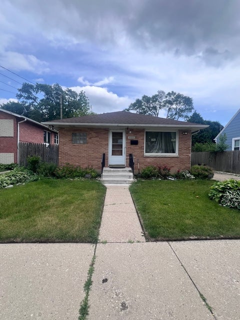 Photo of 801 Indiana Avenue, Waukegan, IL 60085 (MLS # 12675508)