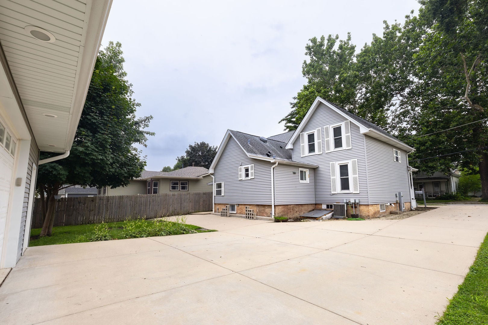 38 N GREEN Street