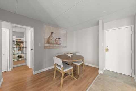 Tiny photo for 2005 S Finley Road #901, Lombard, IL 60148 (MLS # 12479789)