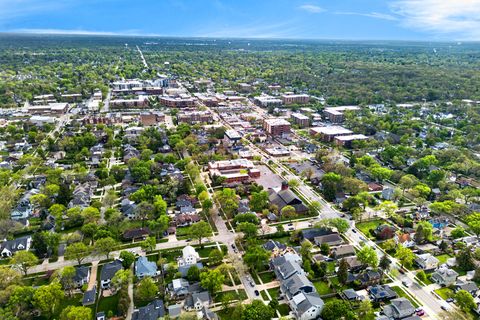 Tiny photo for 4725 Main Street, Downers Grove, IL 60515 (MLS # 12563414)