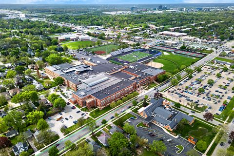 Tiny photo for 4725 Main Street, Downers Grove, IL 60515 (MLS # 12563414)