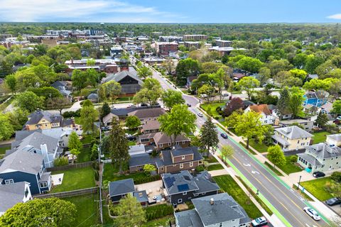 Tiny photo for 4725 Main Street, Downers Grove, IL 60515 (MLS # 12563414)