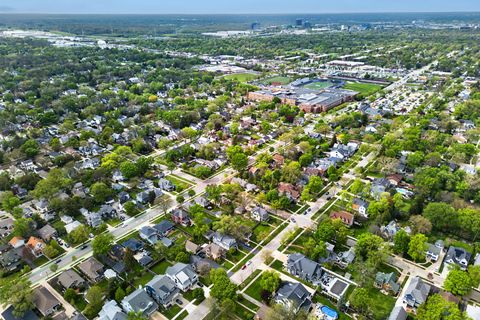 Tiny photo for 4725 Main Street, Downers Grove, IL 60515 (MLS # 12563414)