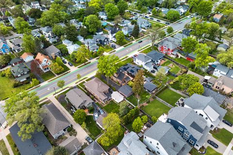 Tiny photo for 4725 Main Street, Downers Grove, IL 60515 (MLS # 12563414)