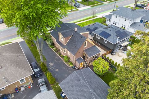 Tiny photo for 4725 Main Street, Downers Grove, IL 60515 (MLS # 12563414)