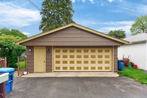 Tiny photo for 4725 Main Street, Downers Grove, IL 60515 (MLS # 12563414)