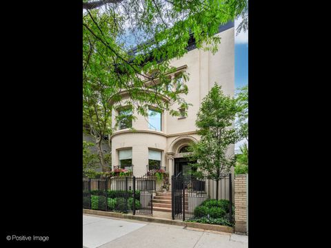 Photo of 1352 N La Salle Drive, Chicago, IL 60610 (MLS # 12381507)