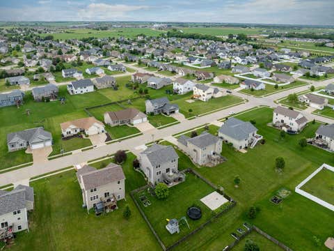 Tiny photo for 4367 55th Avenue, Bettendorf, IA 52722 (MLS # 12682021)