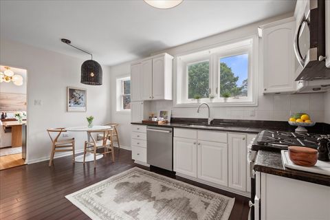Tiny photo for 1918 Colfax Street #3, Evanston, IL 60201 (MLS # 12705323)