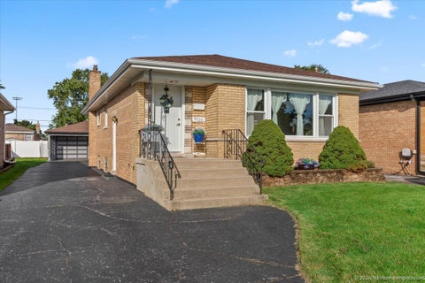 Tiny photo for 9120 S Clifton Park Avenue, Evergreen Park, IL 60805 (MLS # 12776273)