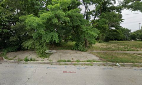 5640 S La Salle Street Chicago IL 60621