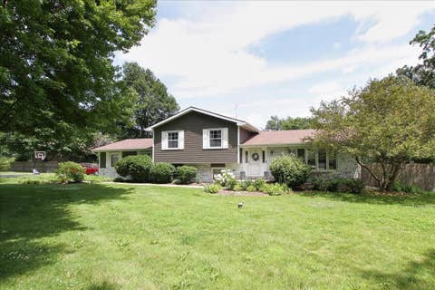 Photo of 4N681 Brookside West Drive, St. Charles, IL 60175 (MLS # 12718916)
