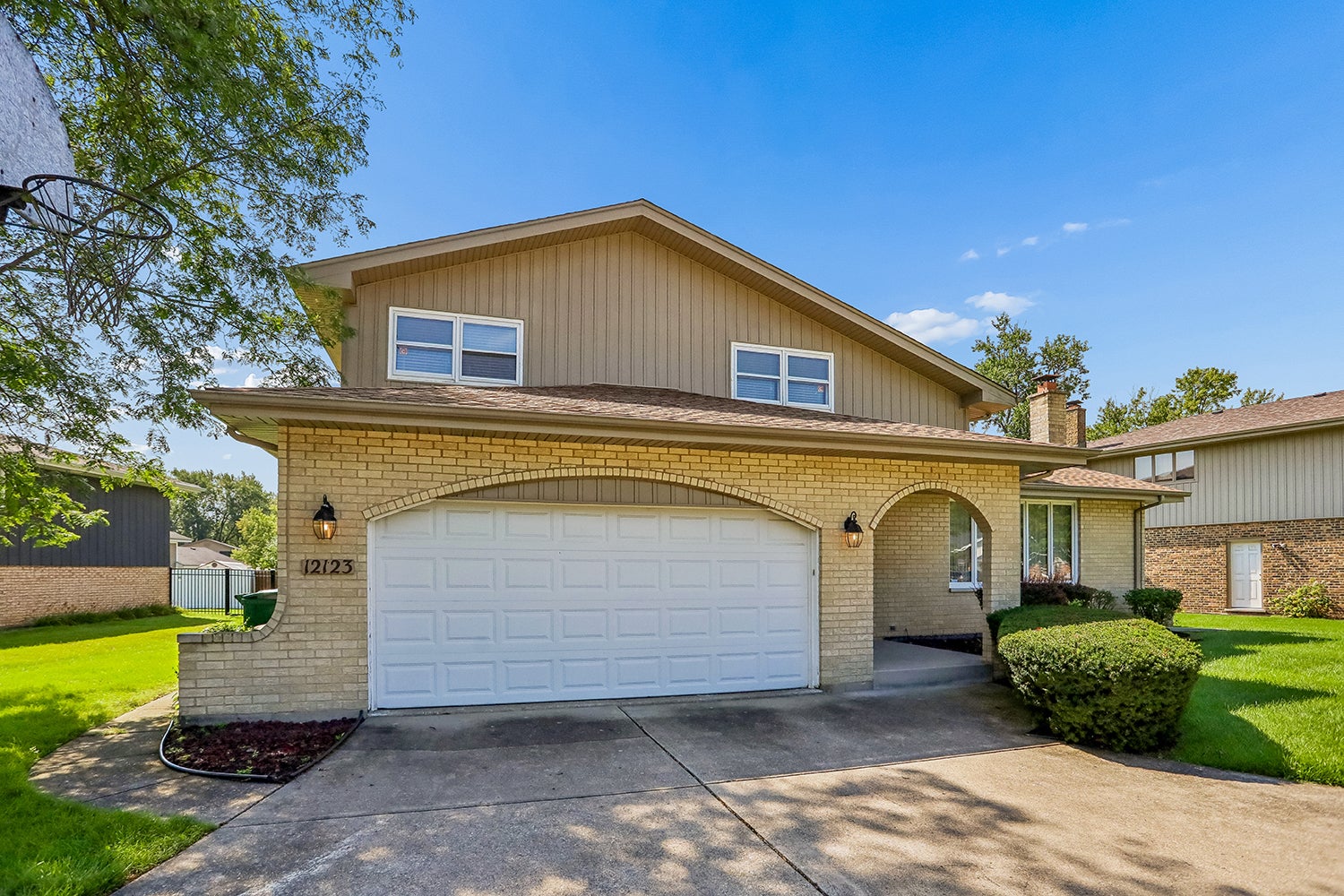 12123 Lake View Drive