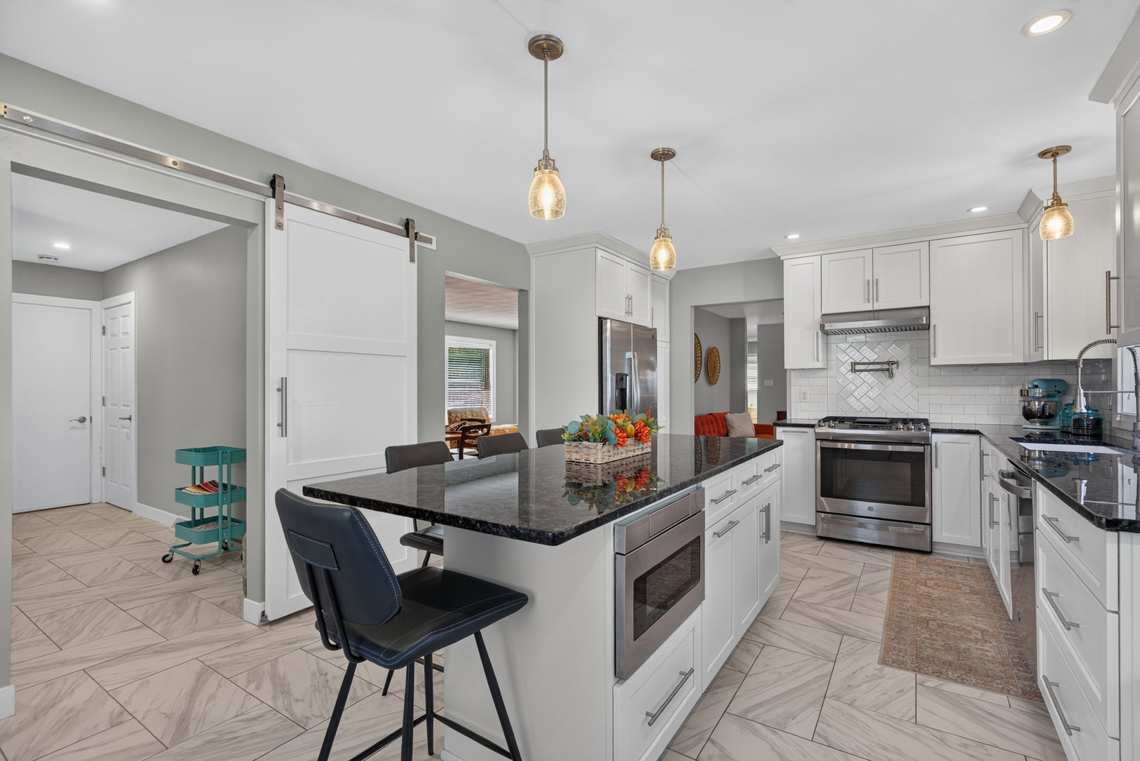 412 Oakridge Drive