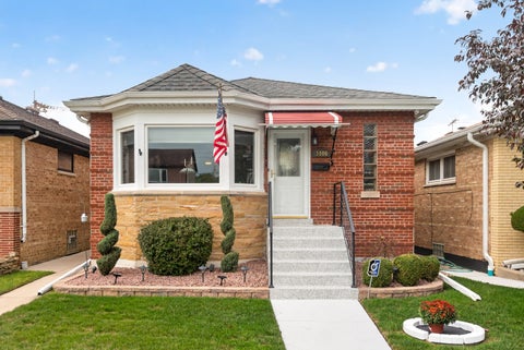 Photo of 3406 N Oleander Avenue, Chicago, IL 60634 (MLS # 12764955)