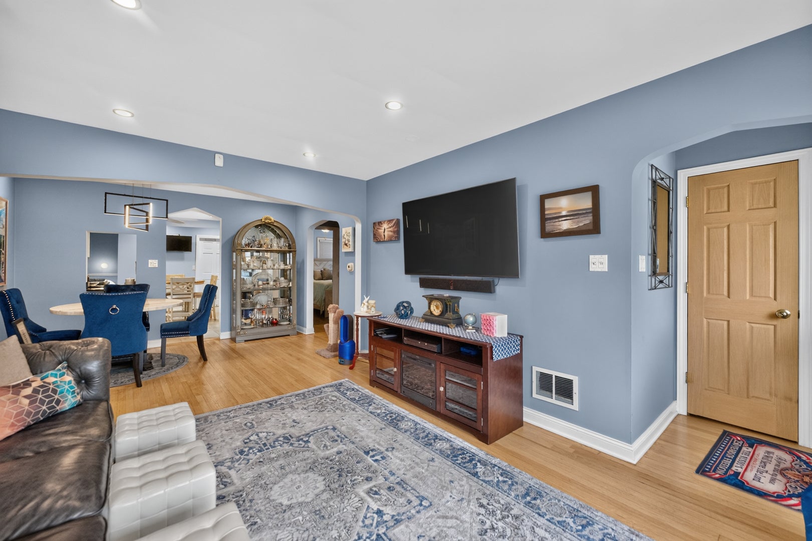 3406 N Oleander Avenue
