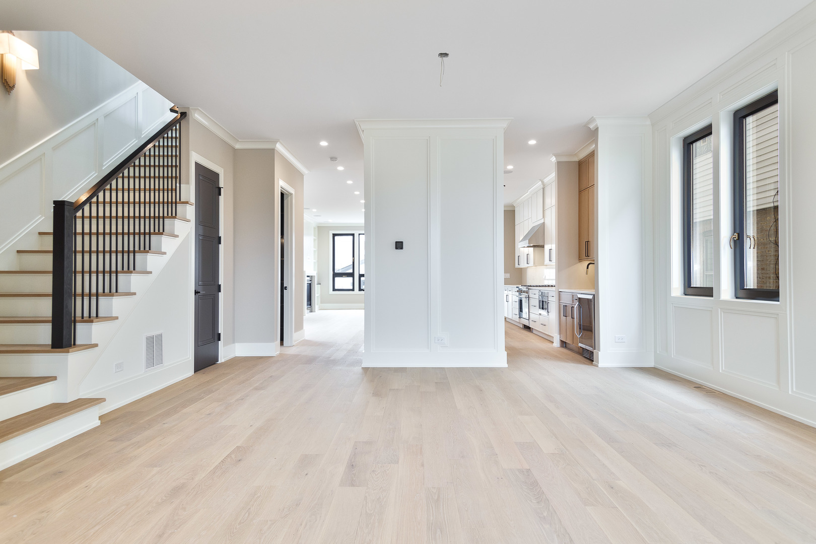 2540 W Berteau Avenue