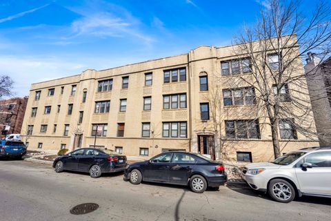 1152 W Cornelia Avenue 1 Chicago IL 60657